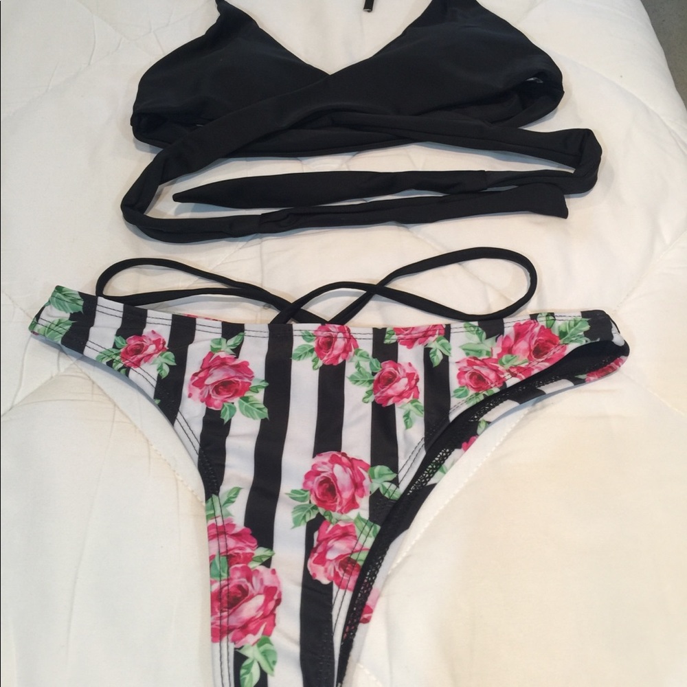 🎉BIKINI SET 👙💦 - Picture 7 of 8